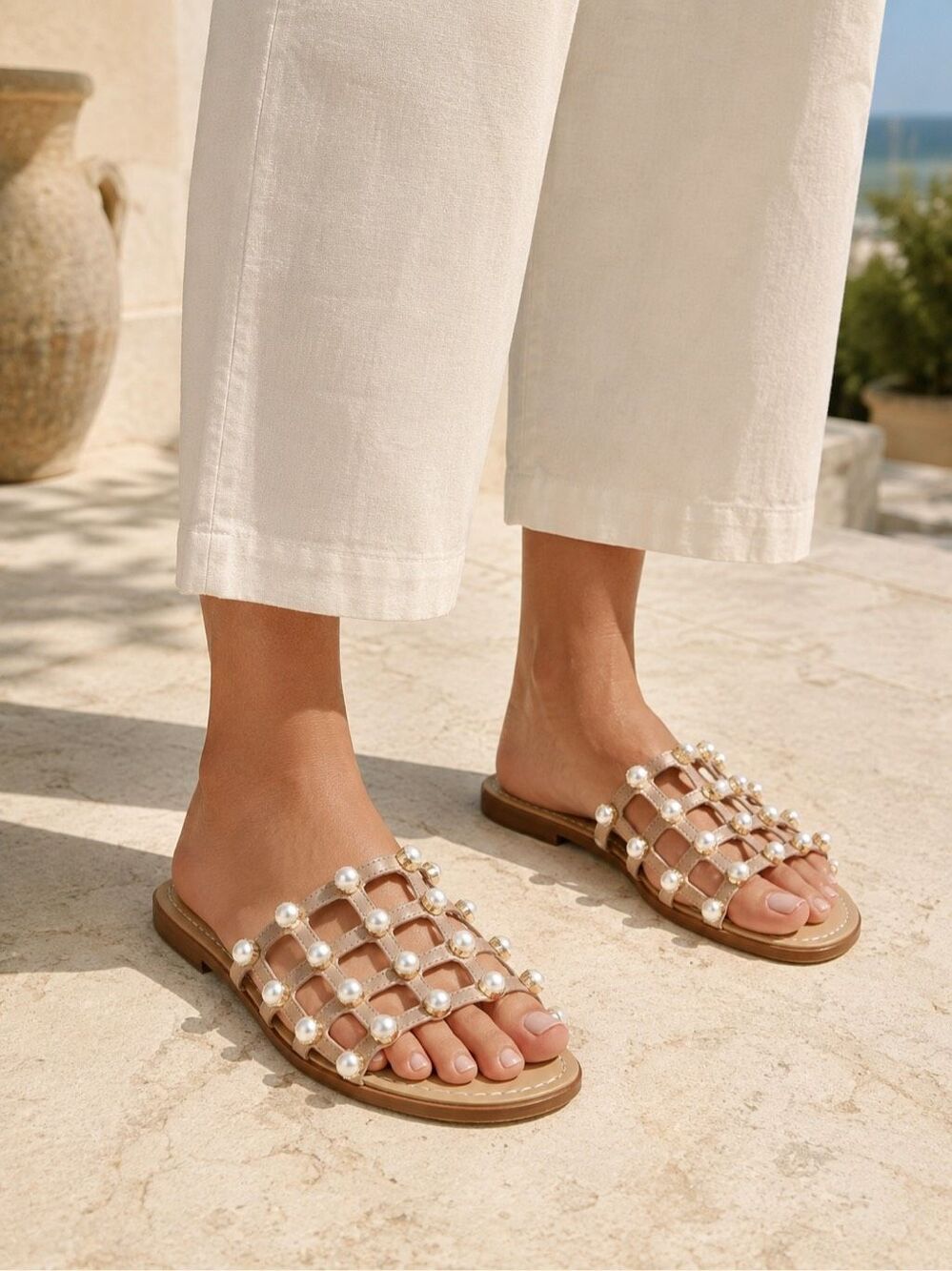 Mystique Size 9 Champagne Leather Pearl Embellished Slide Sandals - Picture 2 of 12